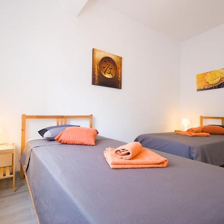 Bollywood Style Apartment Malaga Exterior photo