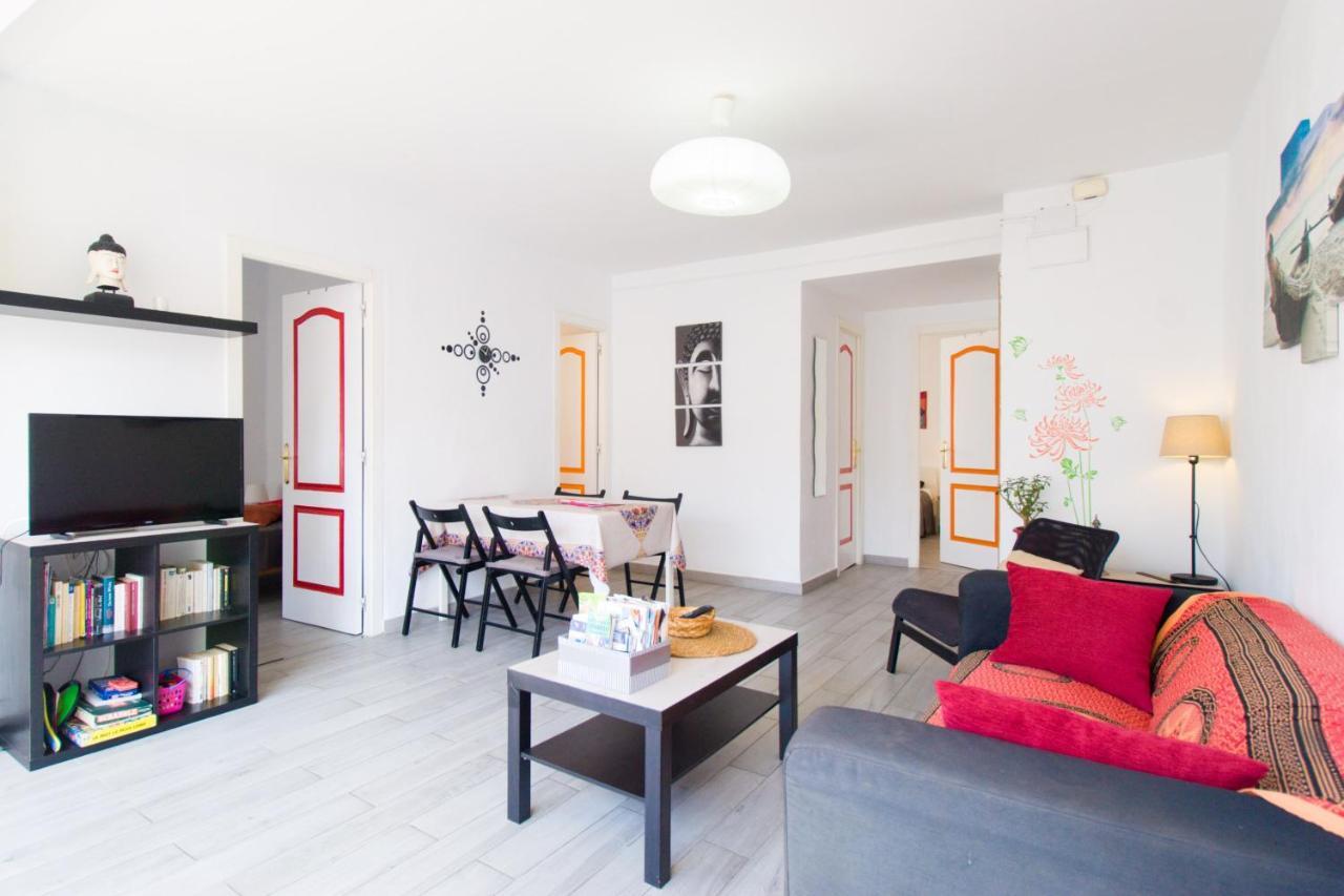 Bollywood Style Apartment Malaga Exterior photo