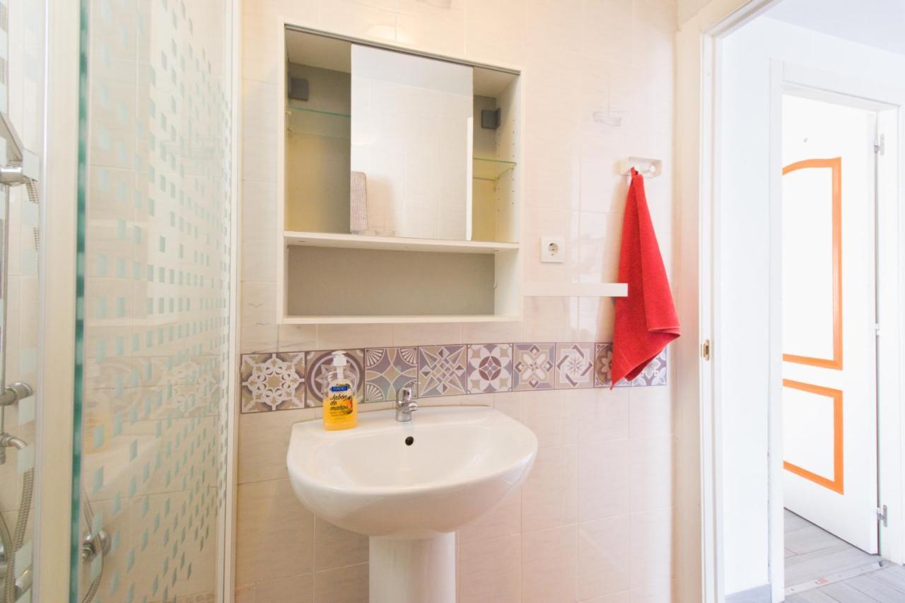 Bollywood Style Apartment Malaga Exterior photo